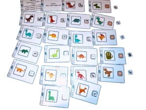 Associer une image en couleurs à la même image en noir et blanc dinosaures